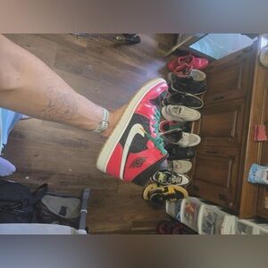 Christmas 2022 Jordan 1 mids